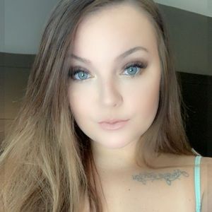 Meet your Posher, Corrine